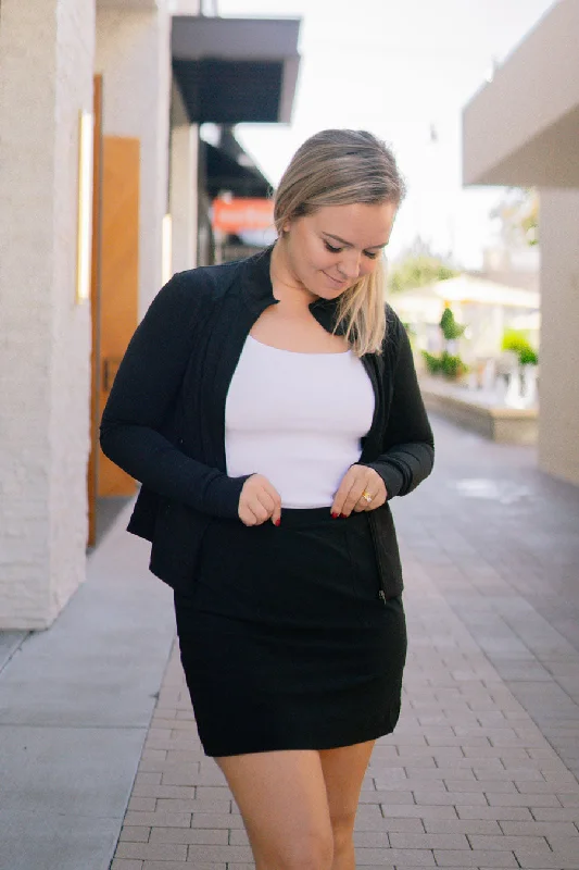Slim-Fit Athletic Jacket | Full-Zip with Pockets Welt Pockets Slit Pockets Flap Pockets Slim-Fit Athletic Jacket | Full-Zip with Pockets Welt Pockets Slit Pockets Flap Pockets