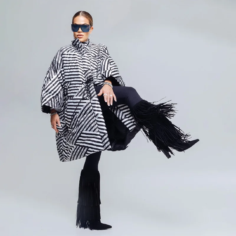 Impressive cool downfilled square signature coat Peter Pan Collar Cowl Neck Turtleneck Impressive cool downfilled square signature coat Peter Pan Collar Cowl Neck Turtleneck