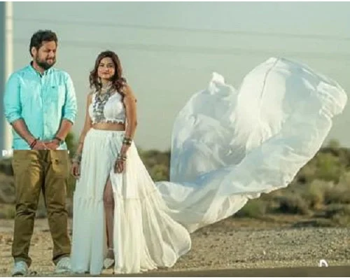 W424, White Crop Top Slit Cut Trail Skirt Pre Wedding Shoot Gown, Size(All) Beaded Sequined Faux Fur