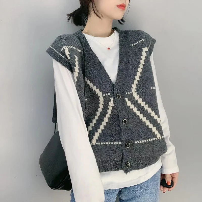 Black and white diamond lattice, single breasted cardigan, vest sleeveless vest, sweater knitted vest 1398 Boat Neck Shawl Collar Notched Collar Black and white diamond lattice, single breasted cardigan, vest sleeveless vest, sweater knitted vest 1398 Boat Neck Shawl Collar Notched Collar